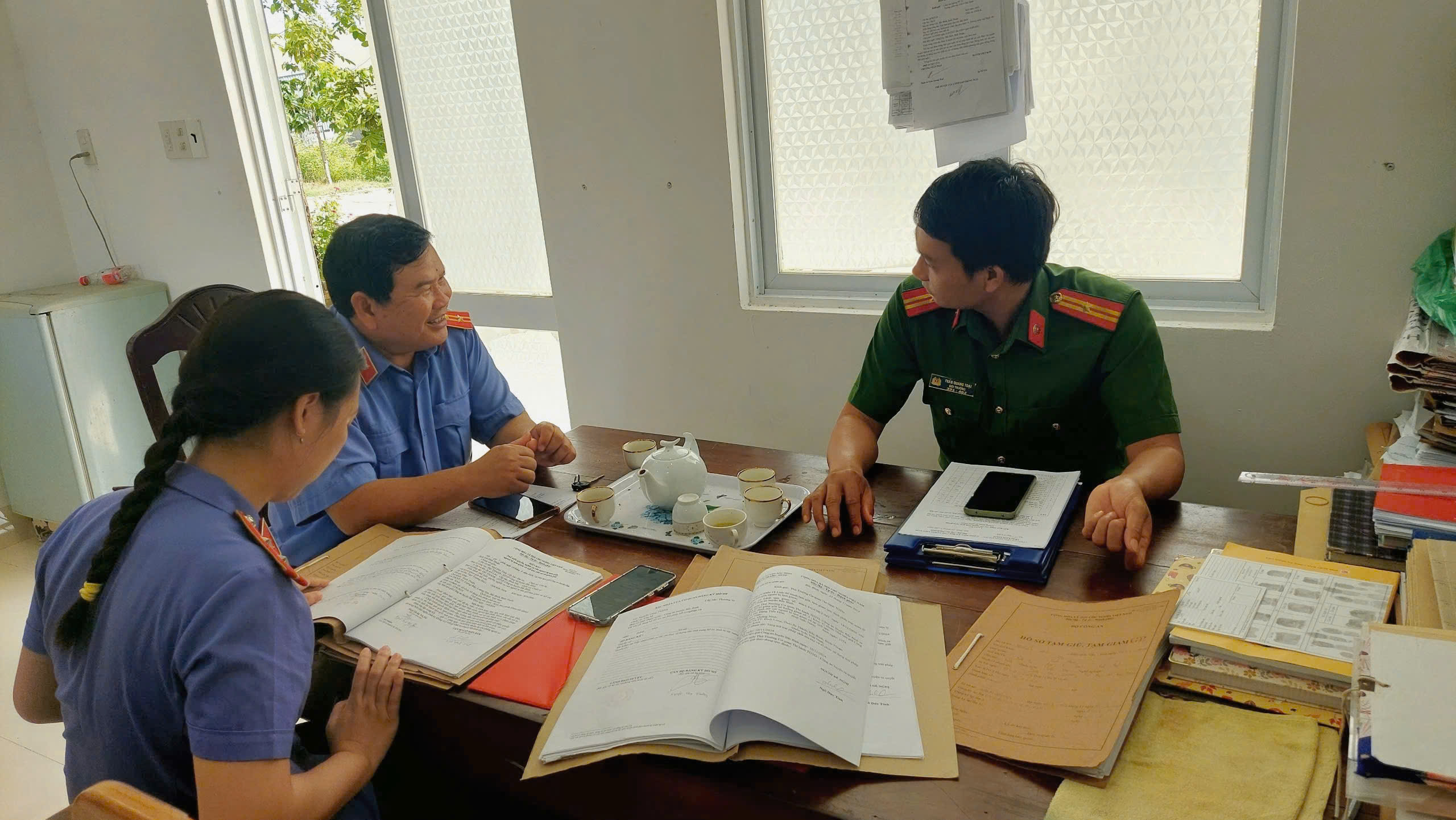 Trực tiếp kiểm sát việc tạm giữ, tạm giam và thi hành án phạt tù tại Phân trại tạm giam khu vực Bắc Bình