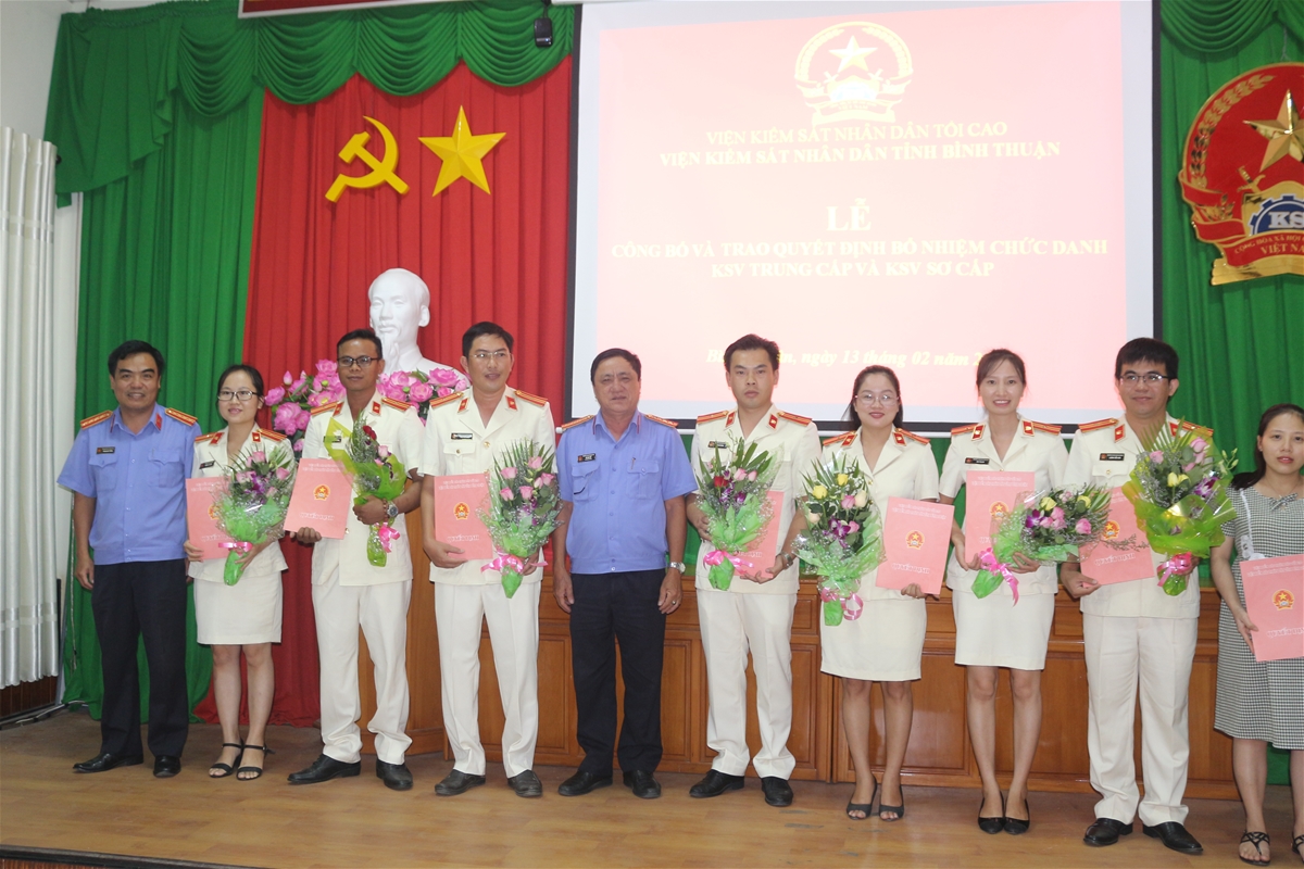 Viện kiểm sát nhân dân tỉnh Bình Thuận: Công bố và trao Quyết định bổ nhiệm chức danh Kiểm sát viên trung cấp, Kiểm sát viên sơ cấp